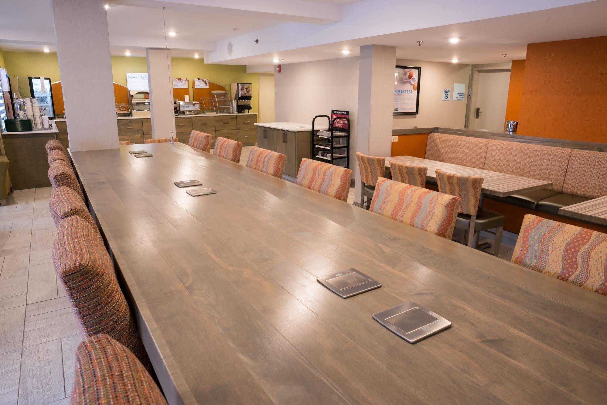 Holiday Inn Express Hotel & Suites Uptown Fredericton By Ihg Exteriér fotografie